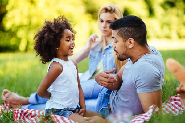 Gelukkige Familie Plezier Tijd Samen Picknick — Stockfoto