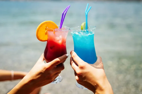 Two Tropical Fresh Juices Tropical Beach — Stock Photo, Image