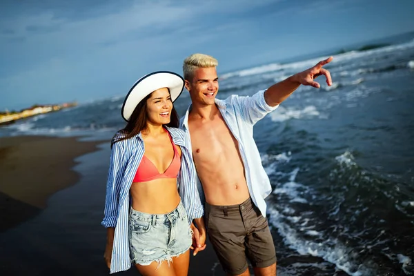 Szczęśliwa Para Zabawy Miłości Plaży Lato — Zdjęcie stockowe