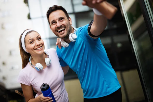 Belo Casal Desportivo Feliz Exercitando Juntos Conceito Desporto — Fotografia de Stock