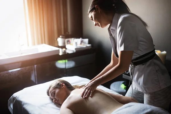 Healthy Beautiful Woman Spa Recreation Health Massage Healing — Stock Photo, Image