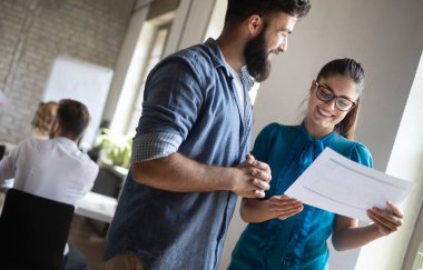 Başlangıç Çeşitliliği Takım Çalışması Beyin Fırtınası İş Toplantısı Kavramı