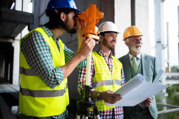 Ingénieur Contremaître Travailleur Discutant Travaillant Sur Chantier Construction — Photo