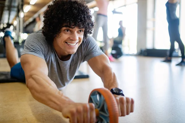 Retrato Homem Bonito Fazendo Push Ups Exercício Academia Fitness — Fotografia de Stock
