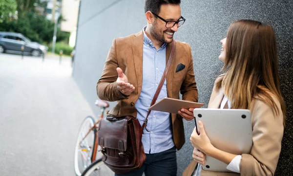 Portrait Smiling Business People Talking City — Stok Foto