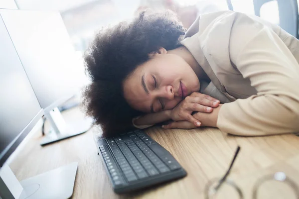Overworked Tired Businesswoman Sleeping Work Her Office — Stock Photo, Image