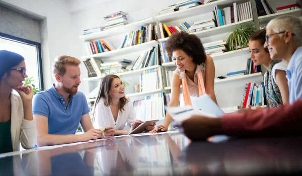 Konferens För Affärsmän Lagarbete Diskussion Företagskoncept — Stockfoto