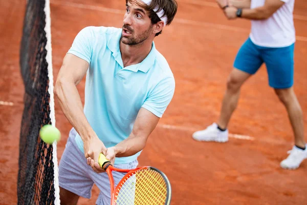 Grupo Amigos Forma Club Jugando Tenis —  Fotos de Stock