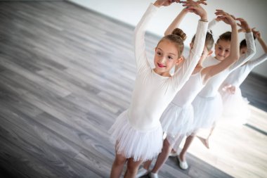 Uygun çocuk bale Studio birlikte egzersiz grup