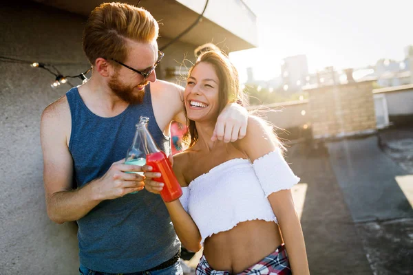 Joyeux Jeune Couple Dansant Amuser Profiter Fête Été — Photo