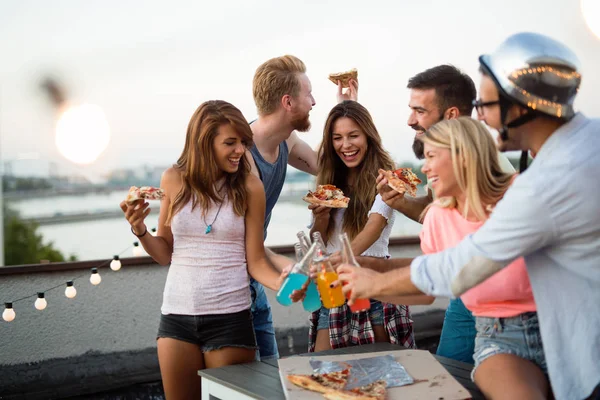 Heureux Groupe Jeunes Amis Amuser Faire Fête Été — Photo