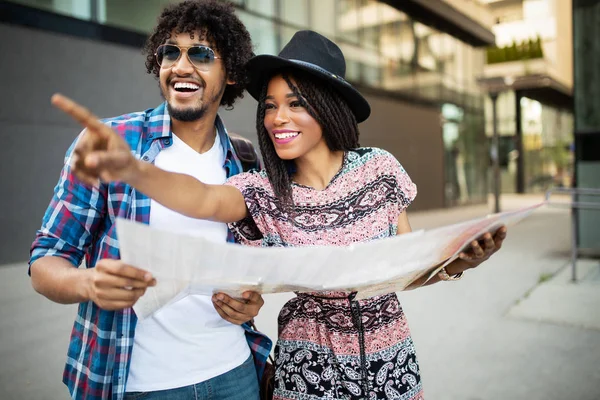 Happy African American Couple Vacation Sightseeing City Map — Stock Photo, Image