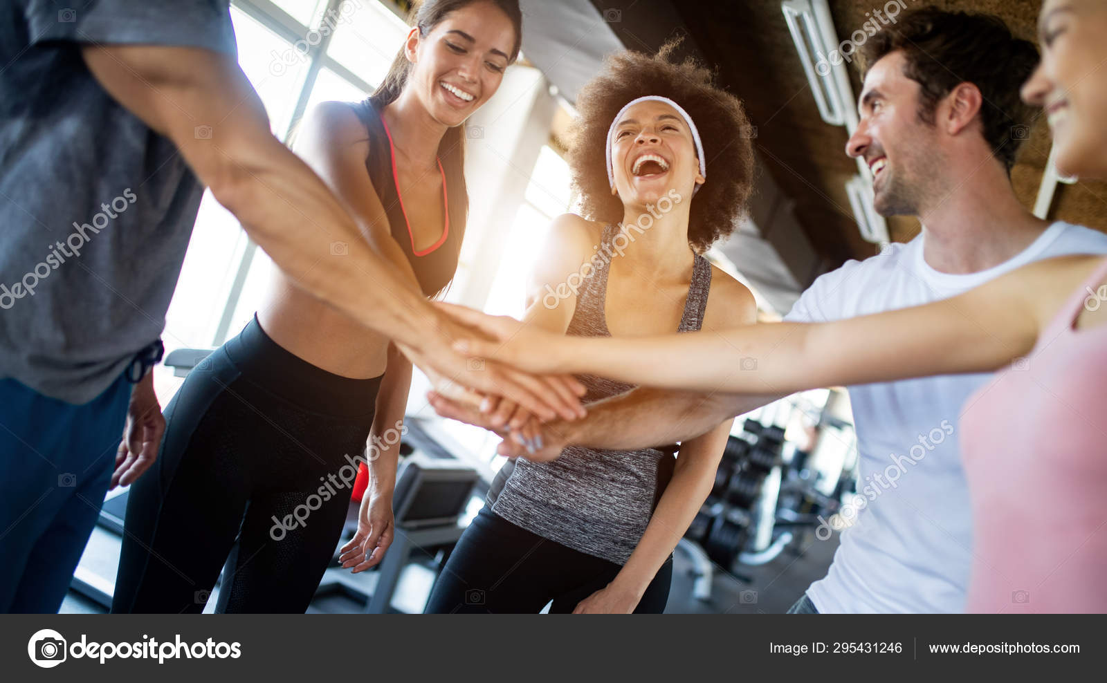 Happy Group Fit People Training Gym Stock Photo by ©nd3000 295431246