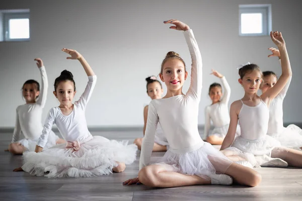 Group Fit Children Exercising Ballet Studio Together — Stock Photo, Image