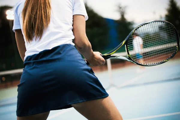 Female Player Smiling While Holding Racket Tennis Match — Stock Photo, Image