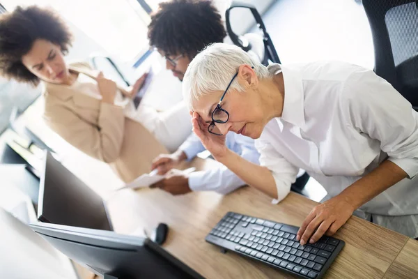 Exitoso Grupo Empresarial Feliz Personas Trabajo Oficina —  Fotos de Stock