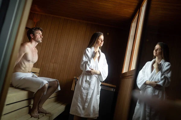 People Enjoying Sauna Health Benefits Relaxing — Stock Photo, Image