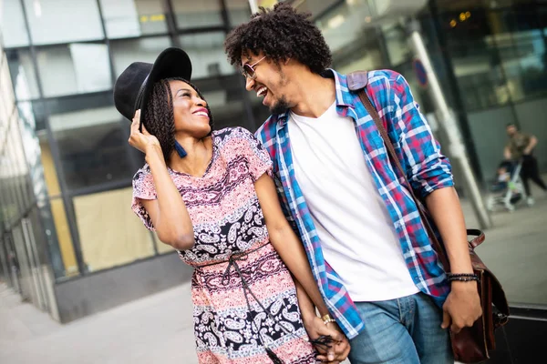 Feliz Pareja Africana Joven Abrazando Riendo Aire Libre —  Fotos de Stock