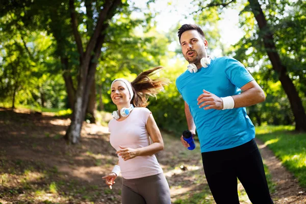 Happy Couple Running Exercising Together Park — Stock Photo, Image