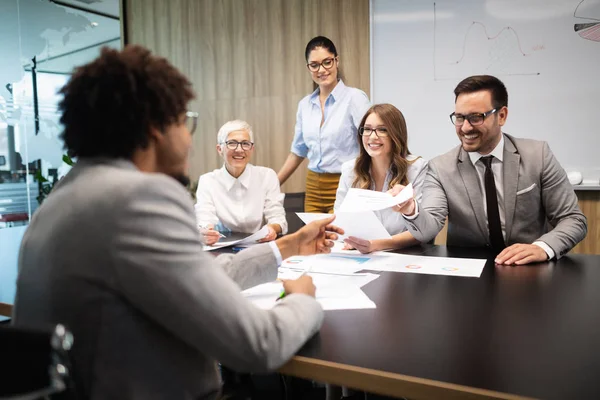 Geschäftskollegen Konferenzraum Während Der Präsentation — Stockfoto