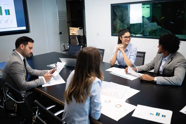 Grupo Gente Feliz Acertada Del Negocio Trabajo Oficina —  Fotos de Stock