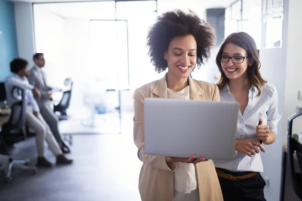 Exitoso Grupo Empresarial Feliz Personas Trabajo Oficina — Foto de Stock