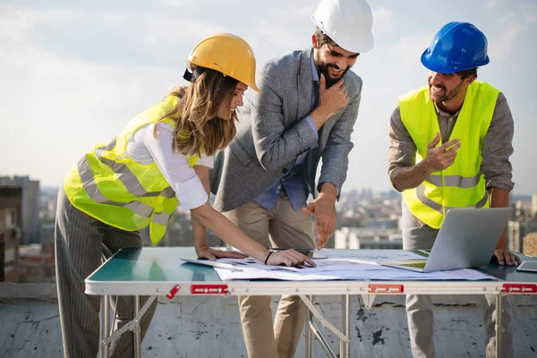 Equipo Arquitectos Ingenieros Grupo Documentos Verificación Obra — Foto de Stock