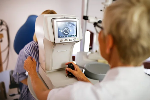 Oftalmologia Visão Conceito Diagnóstico Equipamento Máquina Teste Olho Moderno Clínica — Fotografia de Stock