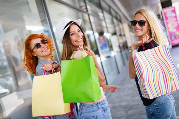 Sale Tourism Happy People Concept Beautiful Women Shopping Bags Ctiy — Stock Photo, Image