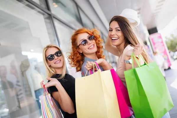 Group Happy Smiling Friends Shopping City Having Fun — Stock Photo, Image