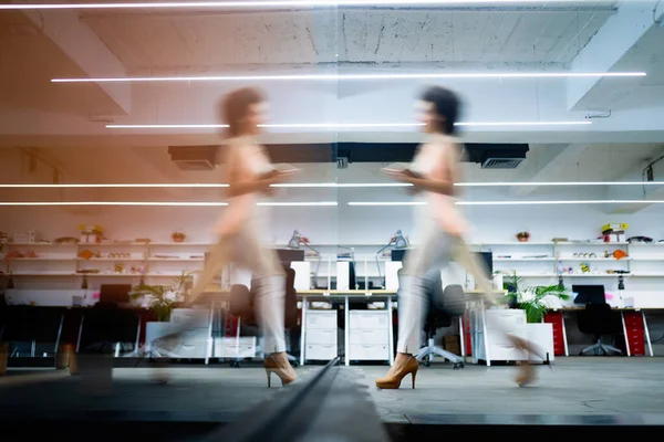 Professional Business Woman Motion Blur Business Coworking Office — Stock Photo, Image