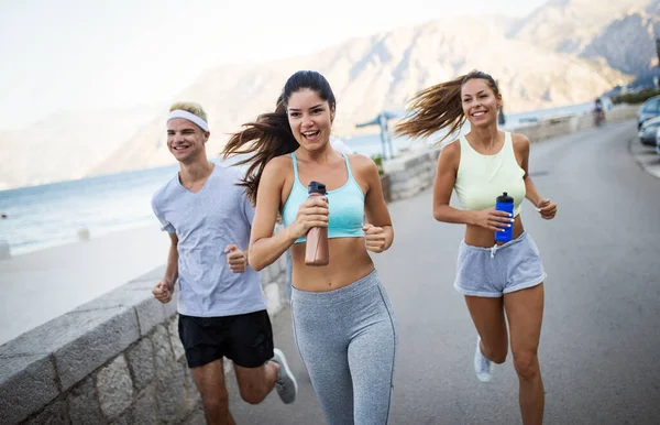 Löpning Sport Exercerande Och Hälsosam Livsstil Konceptet Glada Människor Jogging — Stockfoto