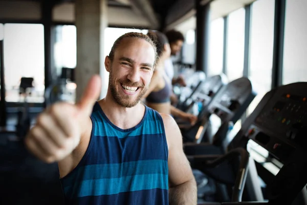 Fitness Sport Gymnastik Training Und Lifestylekonzept Junger Fitter Mann Trainiert — Stockfoto