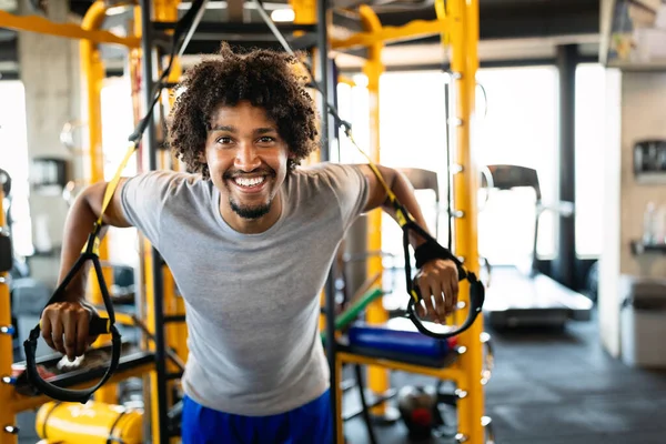 Vida Saudável Exercício Ginásio Bonito Homem Apto Trabalhar Health Club — Fotografia de Stock