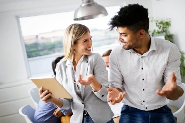 Girişim çeşitliliği takım çalışması beyin fırtınası toplantı kavramı.