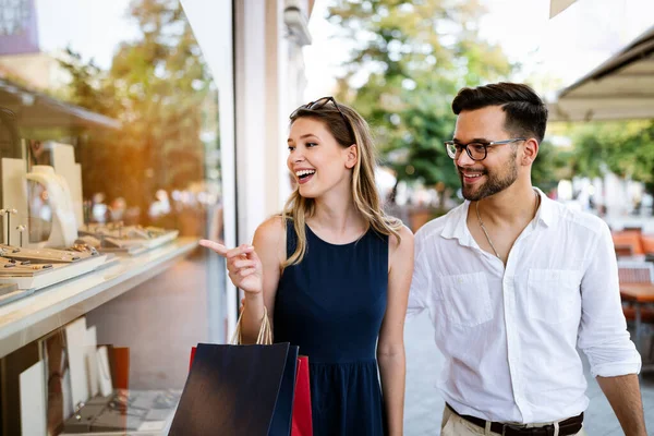 Consumismo Amor Namoro Conceito Viagem Casal Feliz Gostando Fazer Compras — Fotografia de Stock