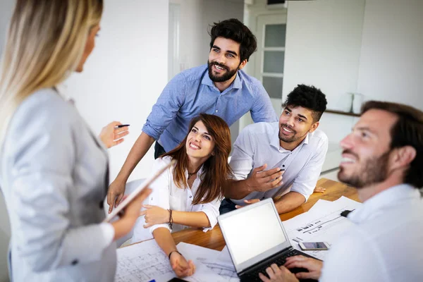 Unternehmer Und Geschäftsleute Arbeiten Zusammen Brainstorming Büro — Stockfoto