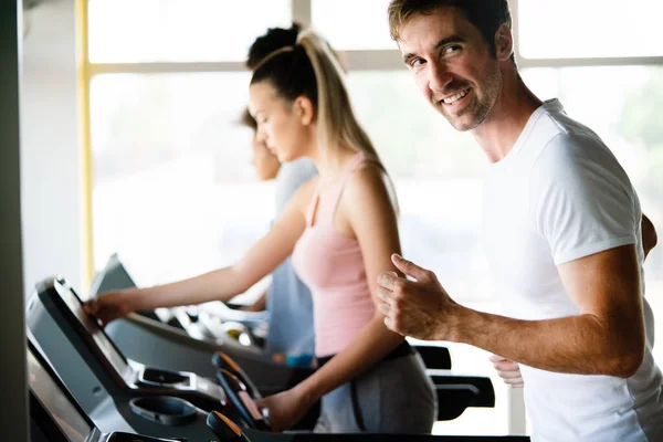 Grupo Personas Forma Feliz Gimnasio Haciendo Ejercicio —  Fotos de Stock