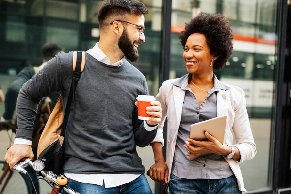 Happy Businesspeople Students Having Fun Smiling Talking City — Stock Photo, Image