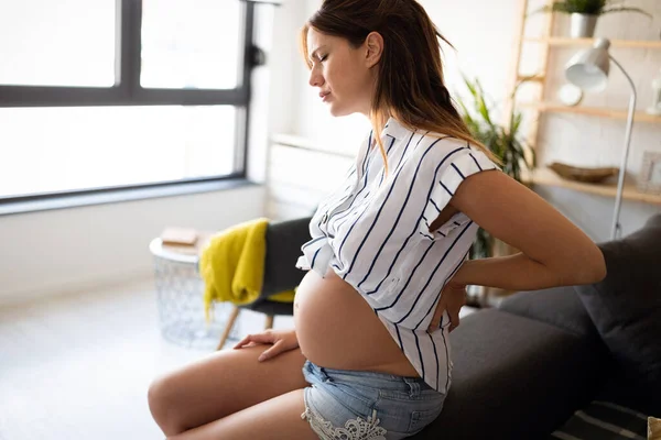 Belle Femme Enceinte Attend Bébé Avec Douleur — Photo