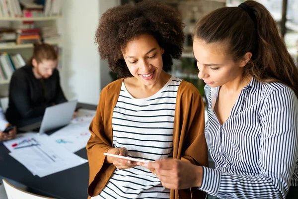 Affärskontor Teknik Programvara Programmering Människor Koncept — Stockfoto