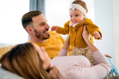 Coronavirus için karantina karantinasında sosyal mesafeler ve kendini izole etme