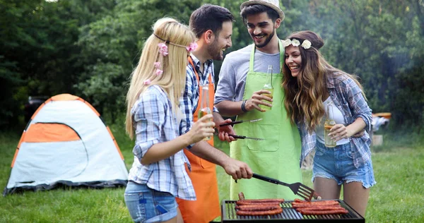 Happy People Having Camping Having Bbq Party Outdoor — Stock Photo, Image