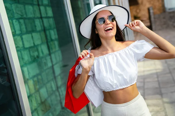 Venda Compras Turismo Conceito Pessoas Felizes Mulher Bonita Com Saco — Fotografia de Stock