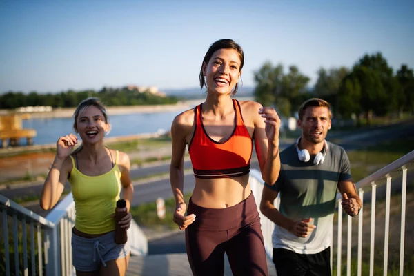 Barátok Fitness Sport Edzés Együtt Szabadban Élő Aktív Egészséges — Stock Fotó