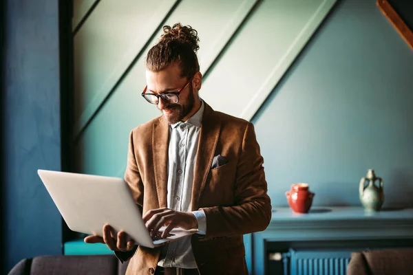 Portrait Handsome Young Businessman Smiling While Using Laptop Office — Stock Photo, Image