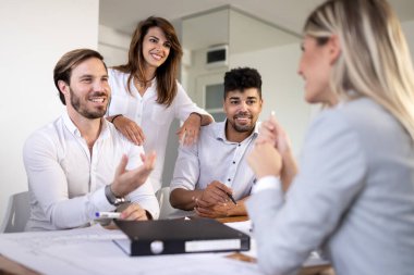 Girişim çeşitliliği takım çalışması beyin fırtınası toplantı kavramı.