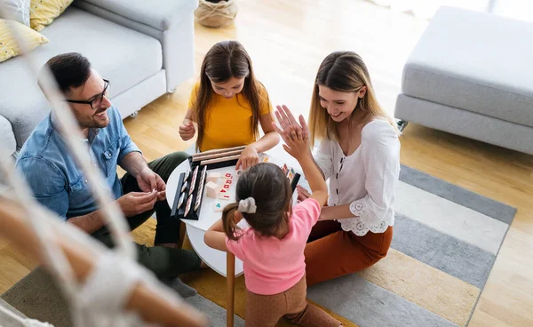 Gelukkig Mooi Gezin Thuis Plezier Hebben Tijd Samen Doorbrengen Familie — Stockfoto