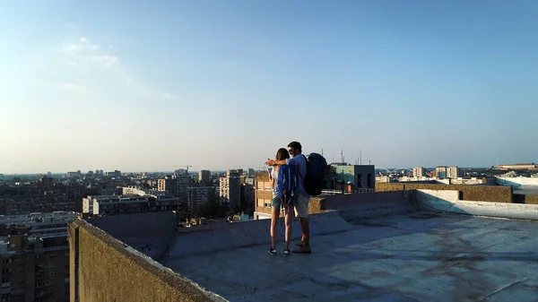 Glückliches Paar Urlaub Die Stadt Besichtigen Und Spaß Haben — Stockfoto