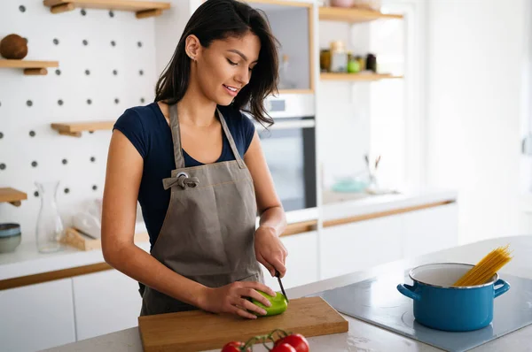 Beautiful Happy Young Woman Cooking Home Healthy Food People Concept — Stock Photo, Image